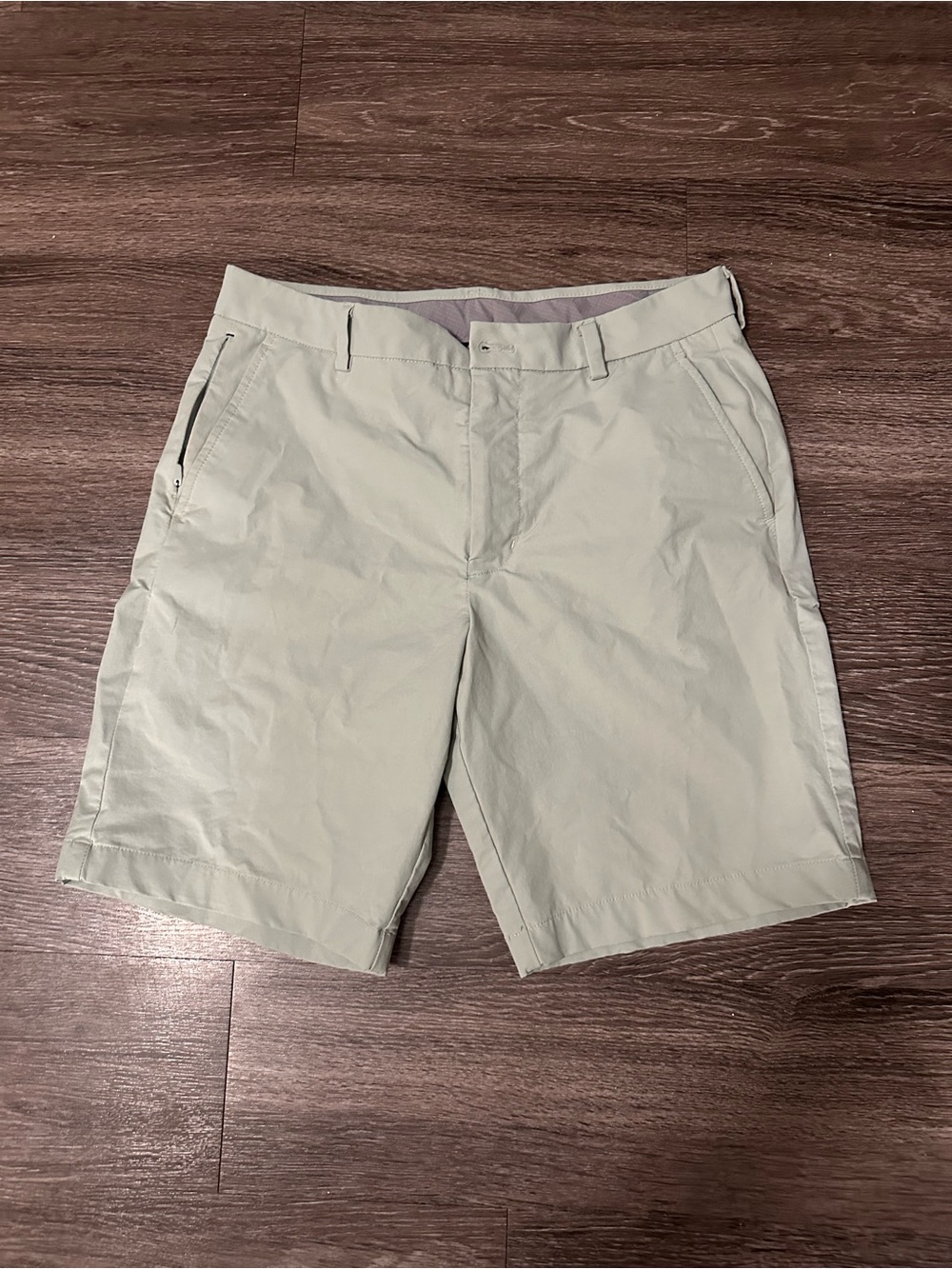 Vineyard Vines On-The-Go light green Chino Shorts Stretch Flat Front 9" Inseam